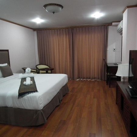 Abricole At Pattaya Hill Appartement Buitenkant foto