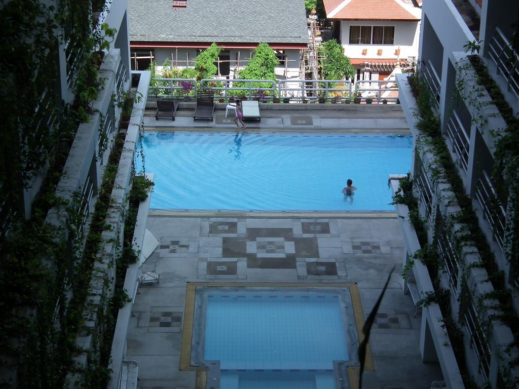 Abricole At Pattaya Hill Appartement Buitenkant foto