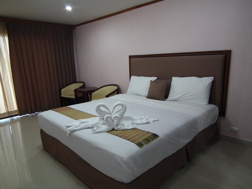 Abricole At Pattaya Hill Appartement Buitenkant foto