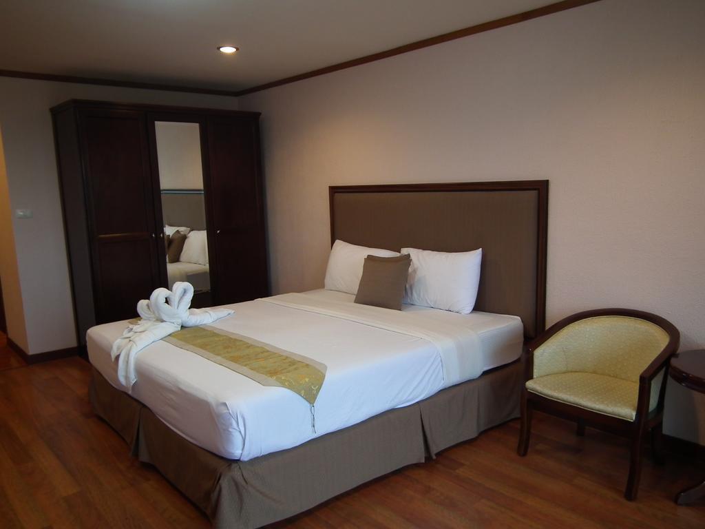 Abricole At Pattaya Hill Appartement Buitenkant foto