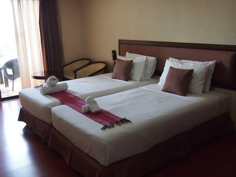 Abricole At Pattaya Hill Appartement Buitenkant foto