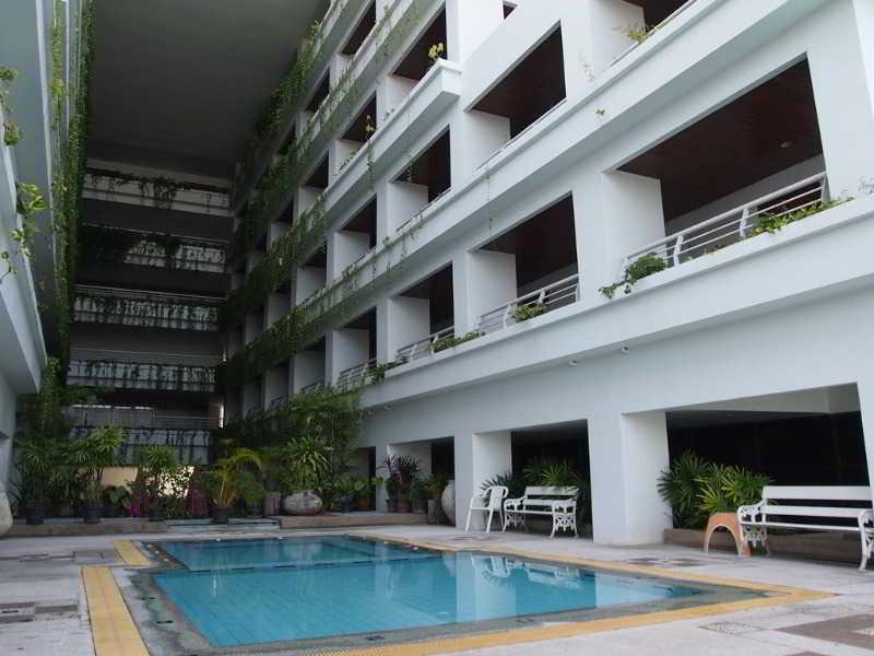 Abricole At Pattaya Hill Appartement Buitenkant foto
