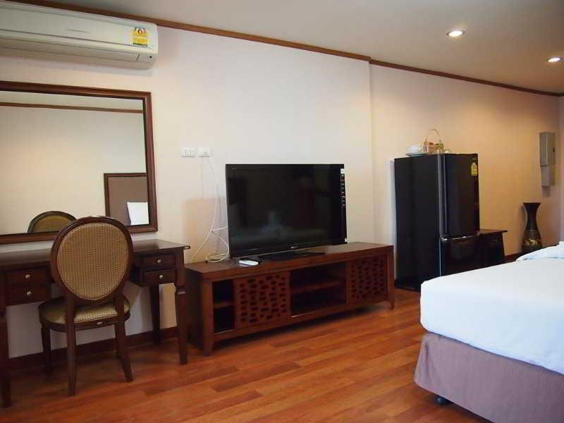 Abricole At Pattaya Hill Appartement Buitenkant foto