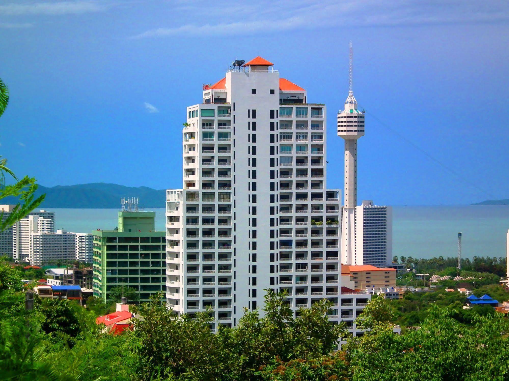 Abricole At Pattaya Hill Appartement Buitenkant foto