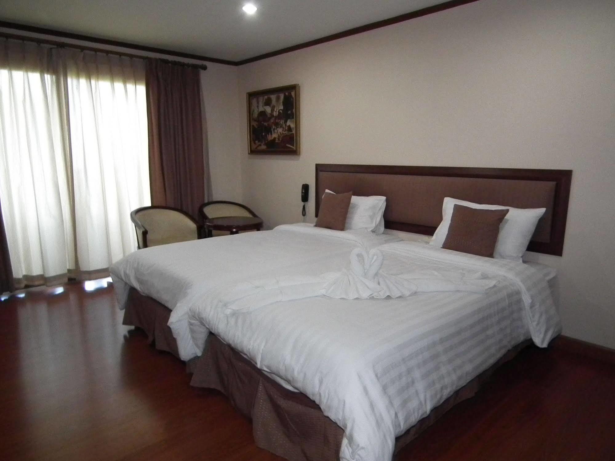 Abricole At Pattaya Hill Appartement Buitenkant foto