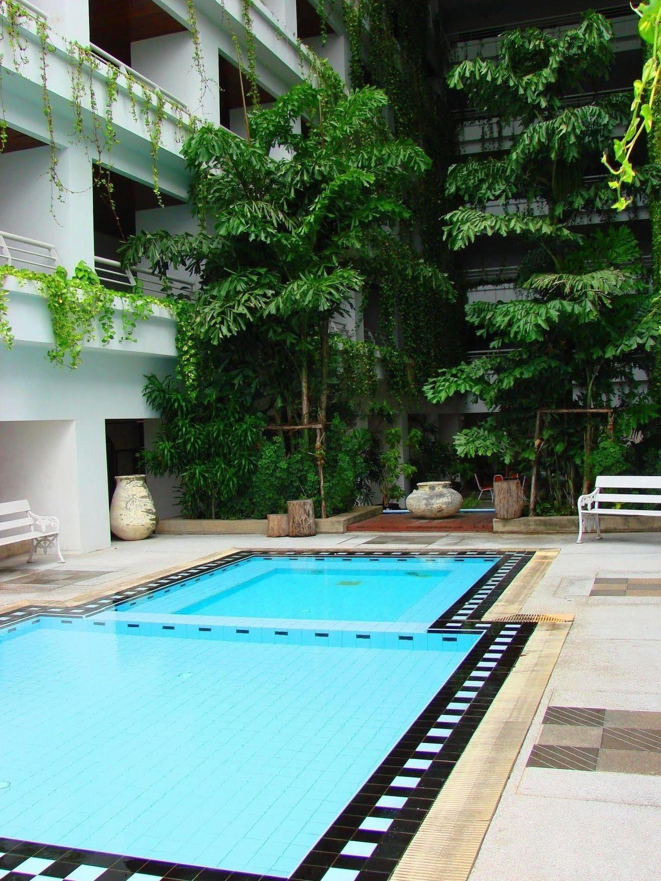Abricole At Pattaya Hill Appartement Buitenkant foto